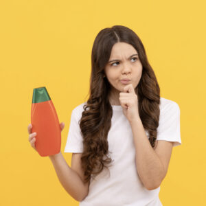 7 Haarwäsche-Fails, die deine Haare heimlich hassen!